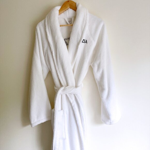 Aritzia exclusive Christmas gift white terry NWT M/L - Picture 2 of 5